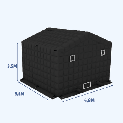 3D-render van een zwarte Qpparty opblaastent met afmetingen van 3,5 meter hoog, 5,5 meter lang en 4,8 meter breed, weergegeven met maatlijnen.