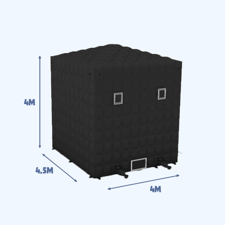 De achterkant van een zwarte opblaastent in 3D-render met zichtbare afmetingen van 4 meter hoogte en 4 meter breed en 4,5 meter lang.