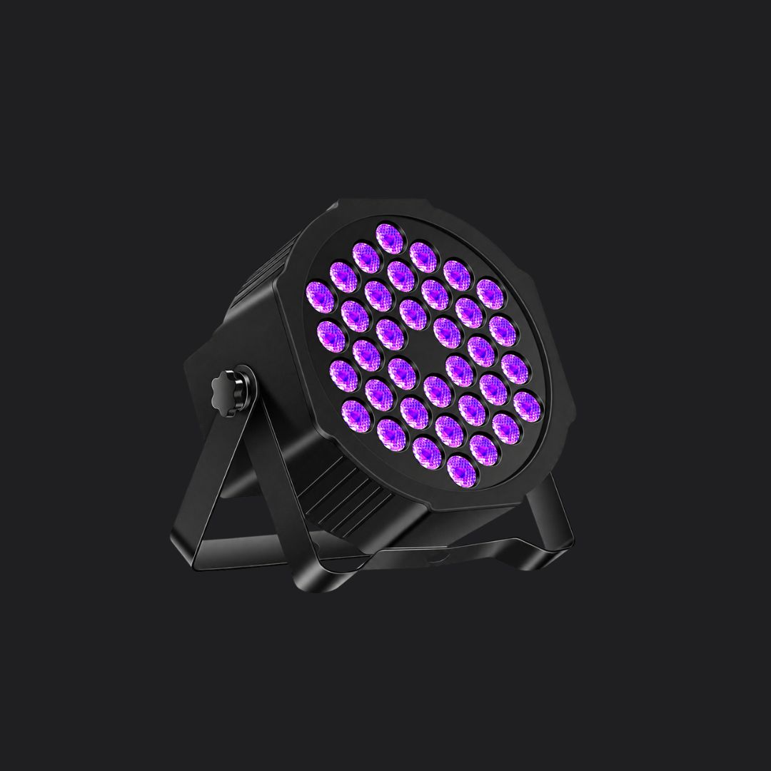 Zwarte blacklight led-spot met paarse verlichting en een verstelbare montagebeugel.