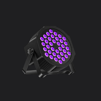 Zwarte blacklight led-spot met paarse verlichting en een verstelbare montagebeugel.