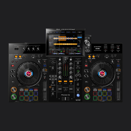 Pioneer XDJ-RX3 all-in-one DJ-systeem met twee decks en een 10,1-inch touchscreen.