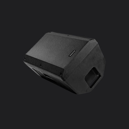 Zwarte 1000 w speaker in monitoropstelling, schuin omhoog gericht.
